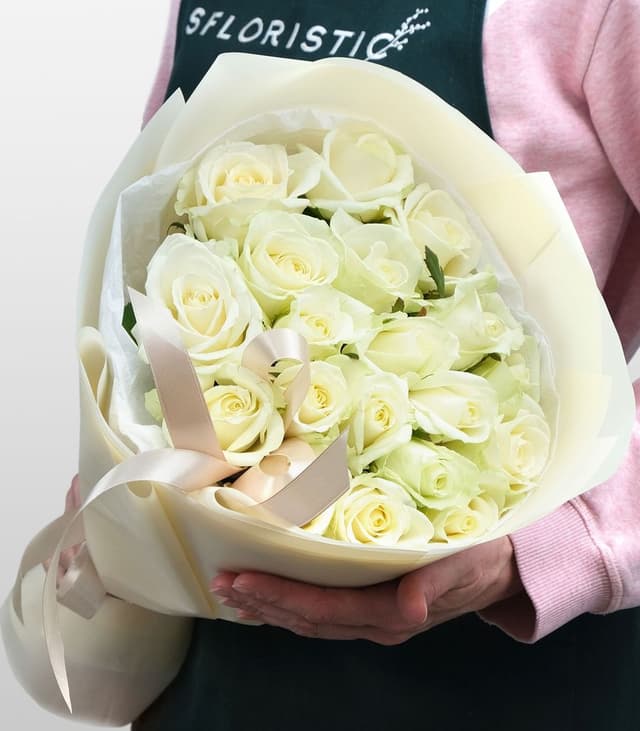 Букет из белых Роз 60 см «Жемчужная радость» Букет из белых Роз 60 см «Жемчужная радость»