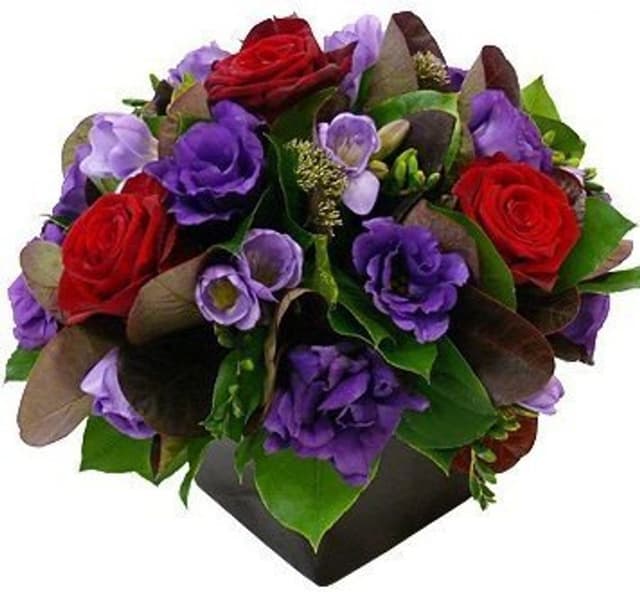 Композиция из Роз, Фрезии и Лизиантуса «Темница счастья» Композиция из Роз, Фрезии и Лизиантуса «Темница счастья»