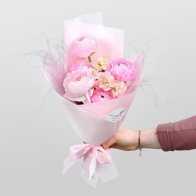 Букет из Ранункулюсов и Маттиолы «Розовый карнавал» Букет из Ранункулюсов и Маттиолы «Розовый карнавал»