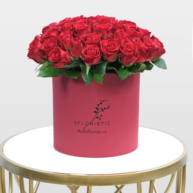 Композиция из красных Роз 51 шт в шляпной коробке «Фрейя» Композиция из красных Роз 51 шт в шляпной коробке «Фрейя»