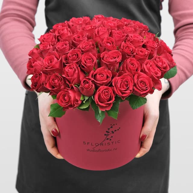 Композиция из красных Роз 51 шт в шляпной коробке «Фрейя» Композиция из красных Роз 51 шт в шляпной коробке «Фрейя»