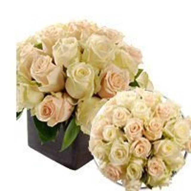 Композиция из Роз «Украшение стола» Композиция из Роз «Украшение стола»