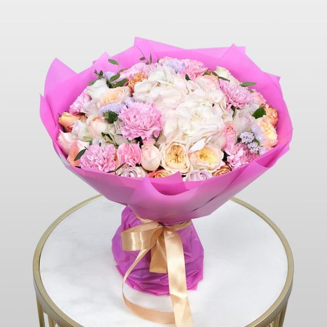 Букет из Роз, Гортензии и Гвоздики «Феерия чувств» Букет из Роз, Гортензии и Гвоздики «Феерия чувств»