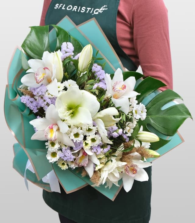 Букет из Тюльпанов и Орхидей «Чудный сад» Букет из Тюльпанов и Орхидей «Чудный сад»