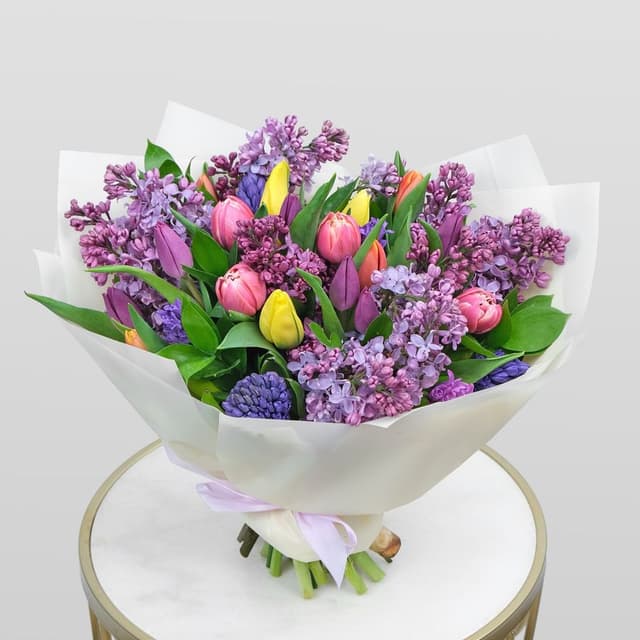 Букет из Сирени, Тюльпанов и Гиацинтов «Яркое лето» Букет из Сирени, Тюльпанов и Гиацинтов «Яркое лето»