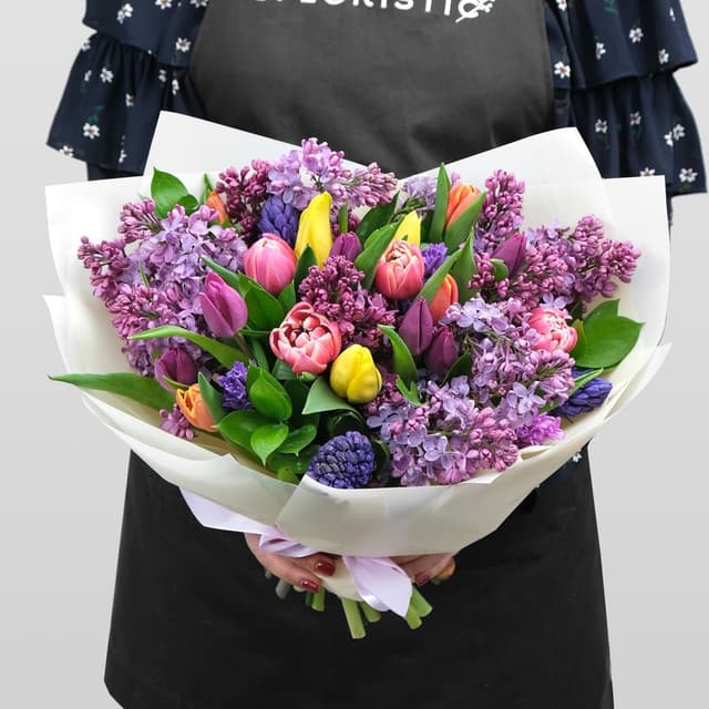 Букет из Сирени, Тюльпанов и Гиацинтов «Яркое лето» Букет из Сирени, Тюльпанов и Гиацинтов «Яркое лето»