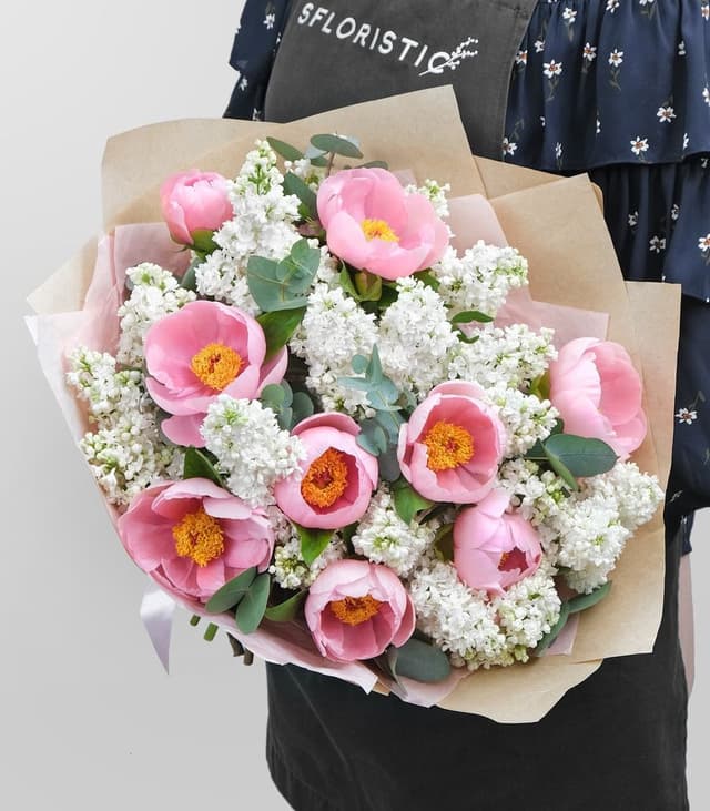 Букет из Сирени и Пионов «Нежность чувств» Букет из Сирени и Пионов «Нежность чувств»