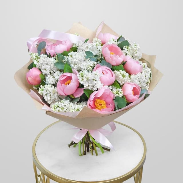 Букет из Сирени и Пионов «Нежность чувств» Букет из Сирени и Пионов «Нежность чувств»