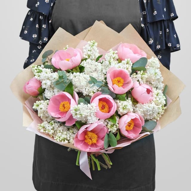 Букет из Сирени и Пионов «Нежность чувств» Букет из Сирени и Пионов «Нежность чувств»