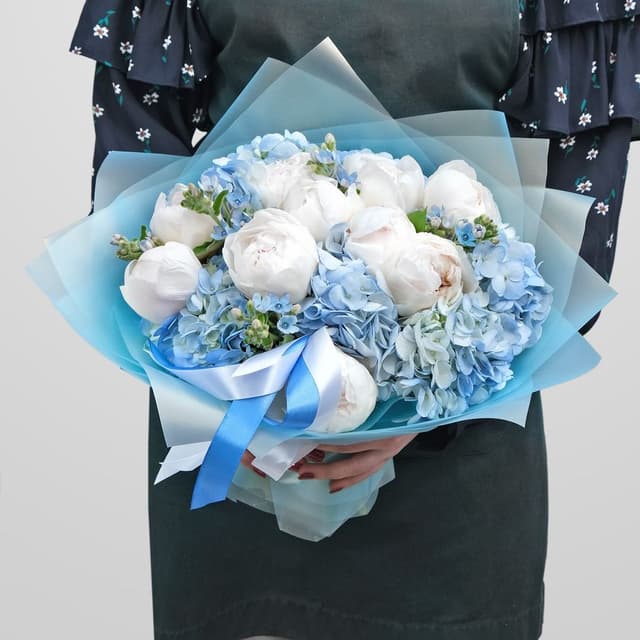 Букет из Пиона и Гортензии «Океан Любви» Букет из Пиона и Гортензии «Океан Любви»