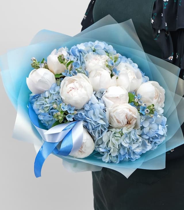 Букет из Пиона и Гортензии «Океан Любви» Букет из Пиона и Гортензии «Океан Любви»