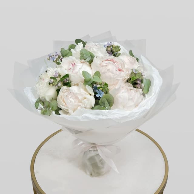 Букет из Пионов и Оксипеталума «Невеста» Букет из Пионов и Оксипеталума «Невеста»