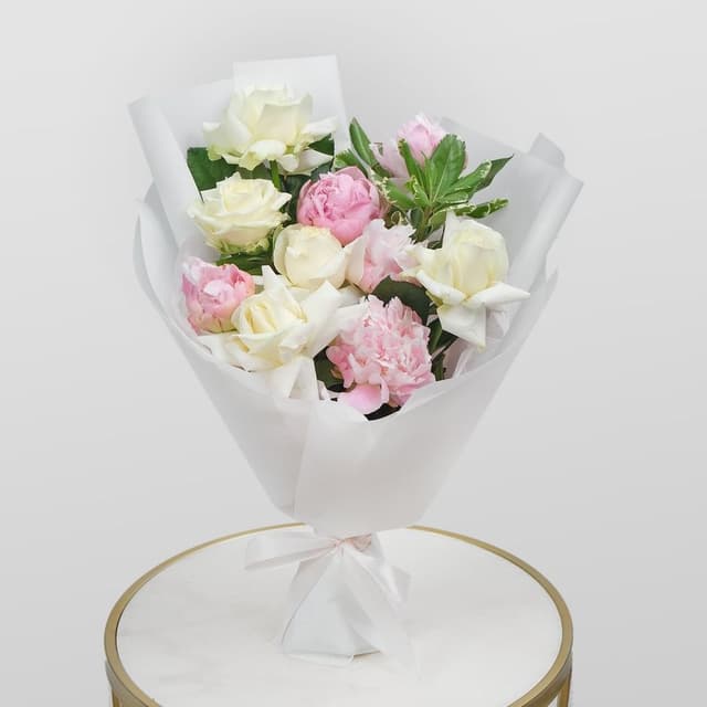 Букет из Пионов и Питтоспорума «Красочное лето» Букет из Пионов и Питтоспорума «Красочное лето»