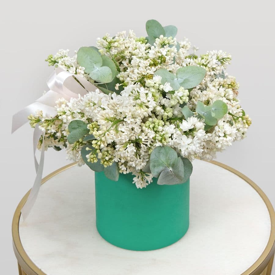 Композиция из Сирени «Женский каприз» с эвкалиптом