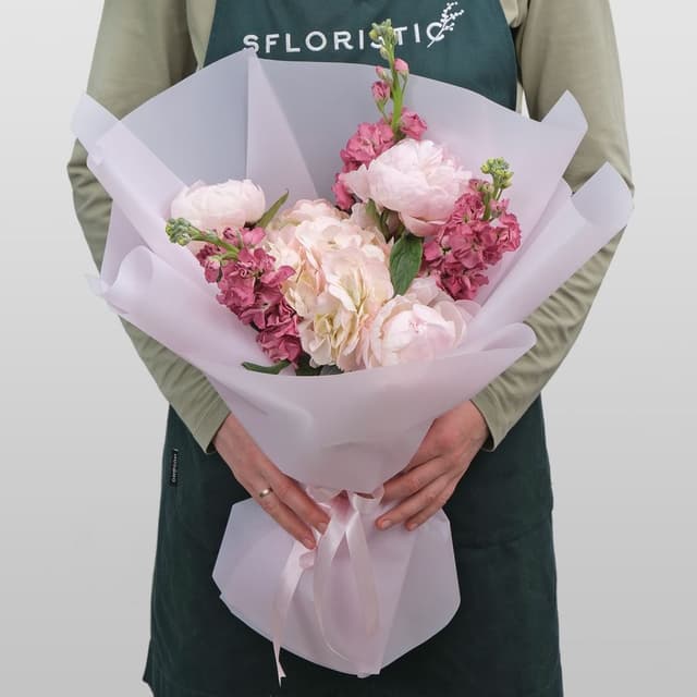 Букет из Пиона и Маттиолы «Аэлита» Букет из Пиона и Маттиолы «Аэлита»