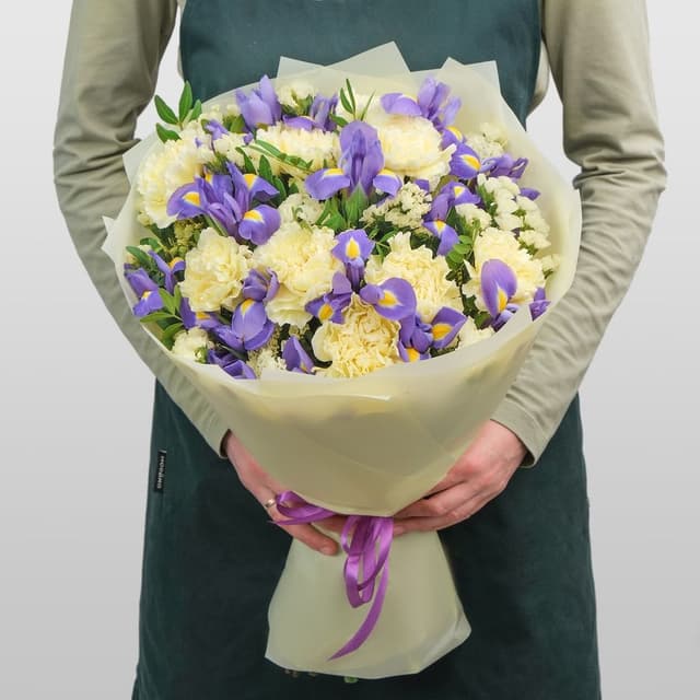 Букет из Ирисов и Гвоздик «Поцелуй Бога» Букет из Ирисов и Гвоздик «Поцелуй Бога»
