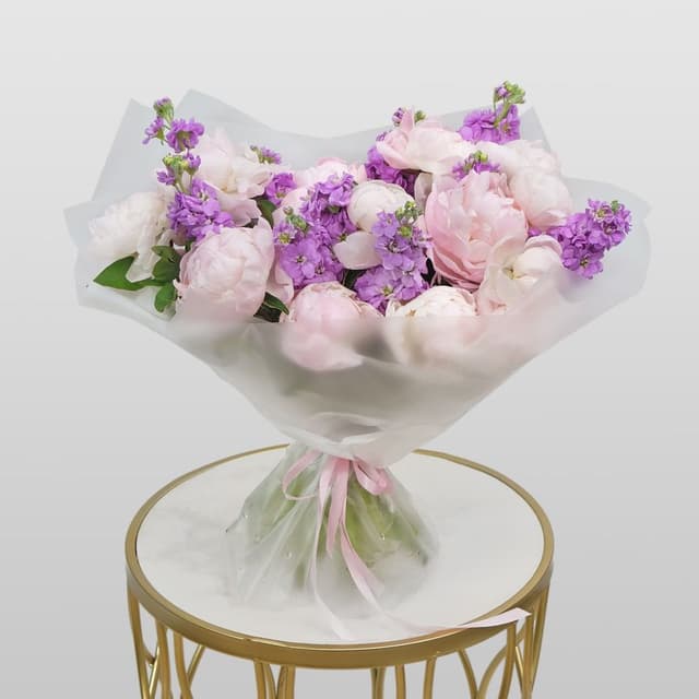 Букет из Пионов и Маттиолы «Розовая Зефирка» Букет из Пионов и Маттиолы «Розовая Зефирка»