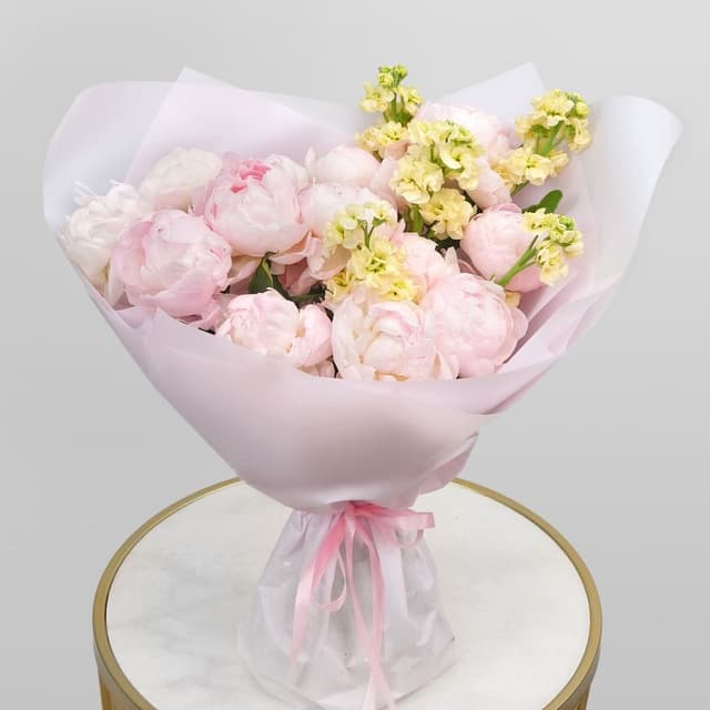 Букет из Пионов и Маттиолы «Розовая Фиалка» Букет из Пионов и Маттиолы «Розовая Фиалка»