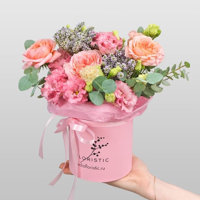 Композиция из Эустомы, Пионовидной Розы и Вероники в шляпной коробке «Розовая Прелесть» Композиция из Эустомы, Пионовидной Розы и Вероники в шляпной коробке «Розовая Прелесть»