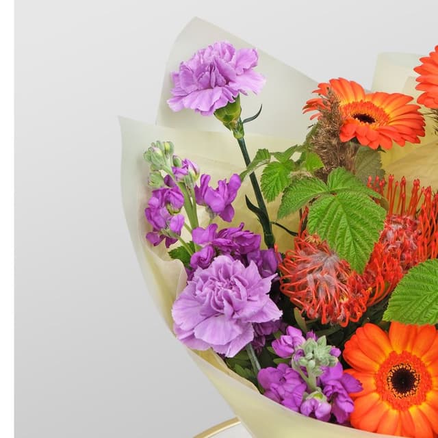 Букет из Гвоздики, Маттиолы и Гермини «Солнечный Презент» Букет из Гвоздики, Маттиолы и Гермини «Солнечный Презент»