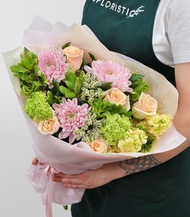 Букет из Роз, Хризантемы и Маттиолы «Сладкая Любовь» Букет из Роз, Хризантемы и Маттиолы «Сладкая Любовь»