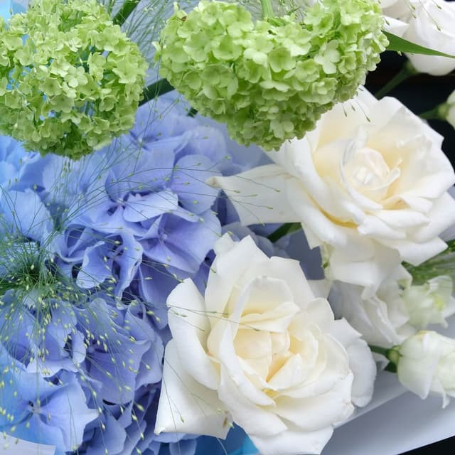 Букет Роз, Эустомы и Гортензии «Первое Свидание» Букет Роз, Эустомы и Гортензии «Первое Свидание»