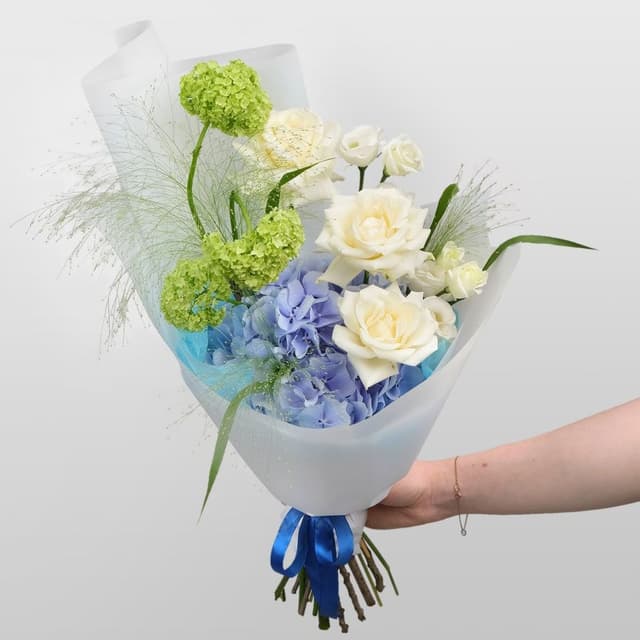 Букет Роз, Эустомы и Гортензии «Первое Свидание» Букет Роз, Эустомы и Гортензии «Первое Свидание»