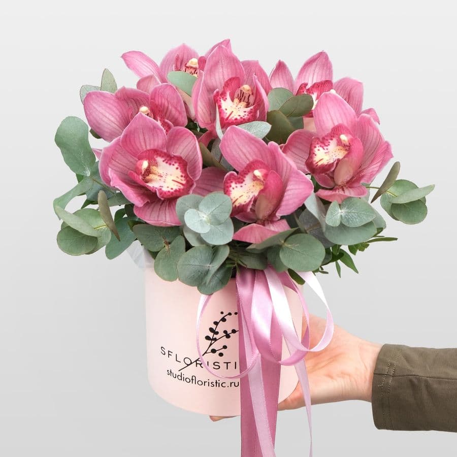 Композиция Розовых Орхидей в шляпной коробке «Дюймовочка»