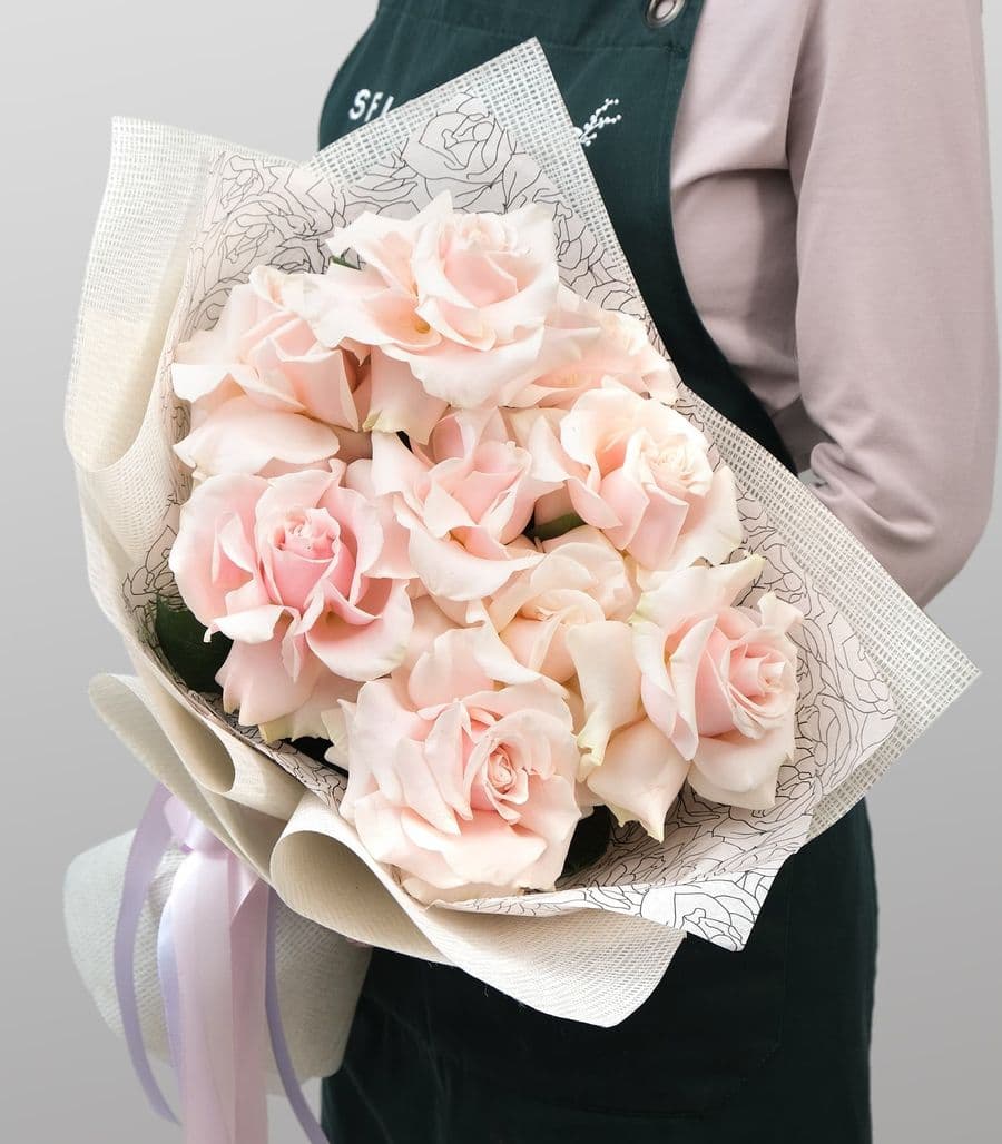 Букет из розовых Роз «Хлопья летят наверх»