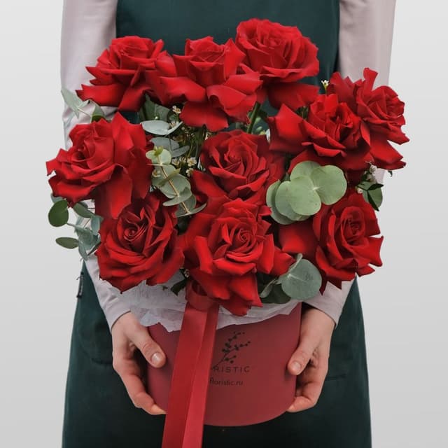 Композиция из красных Роз «Дерево счастья» с эвкалиптом Композиция из красных Роз «Дерево счастья» с эвкалиптом