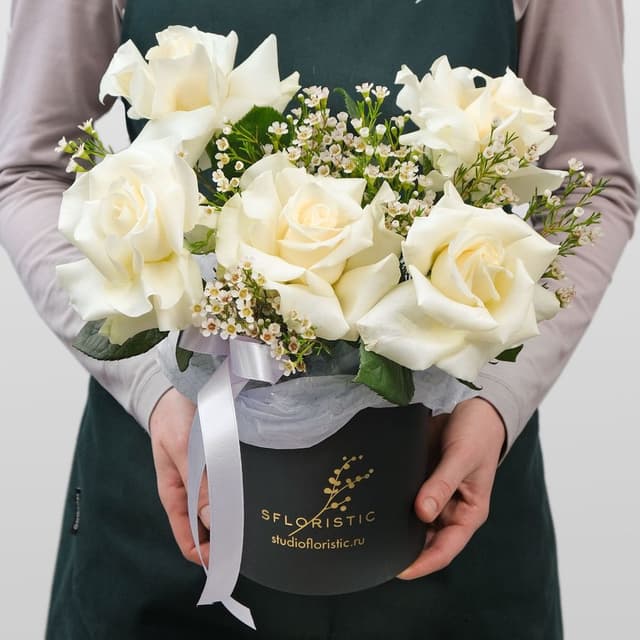 Композиция их Роз и Ваксфлауэр «Чуткой» Композиция их Роз и Ваксфлауэр «Чуткой»