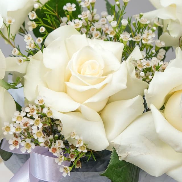 Композиция их Роз и Ваксфлауэр «Чуткой» Композиция их Роз и Ваксфлауэр «Чуткой»