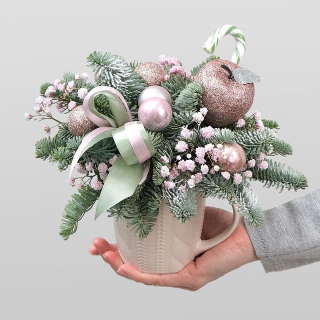 Композиция из Нобилиса и Гипсофилы «Новогоднее счастье» Композиция из Нобилиса и Гипсофилы «Новогоднее счастье»