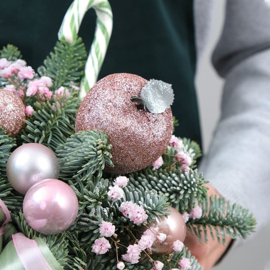 Композиция из Нобилиса и Гипсофилы «Новогоднее счастье»