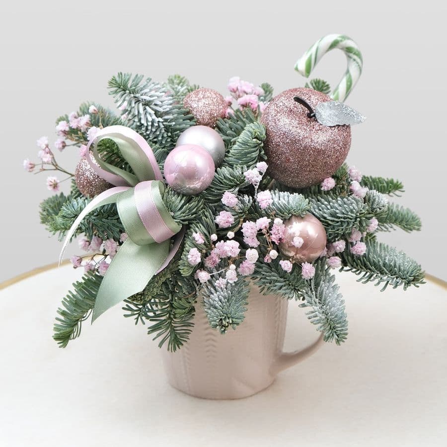 Композиция из Нобилиса и Гипсофилы «Новогоднее счастье»