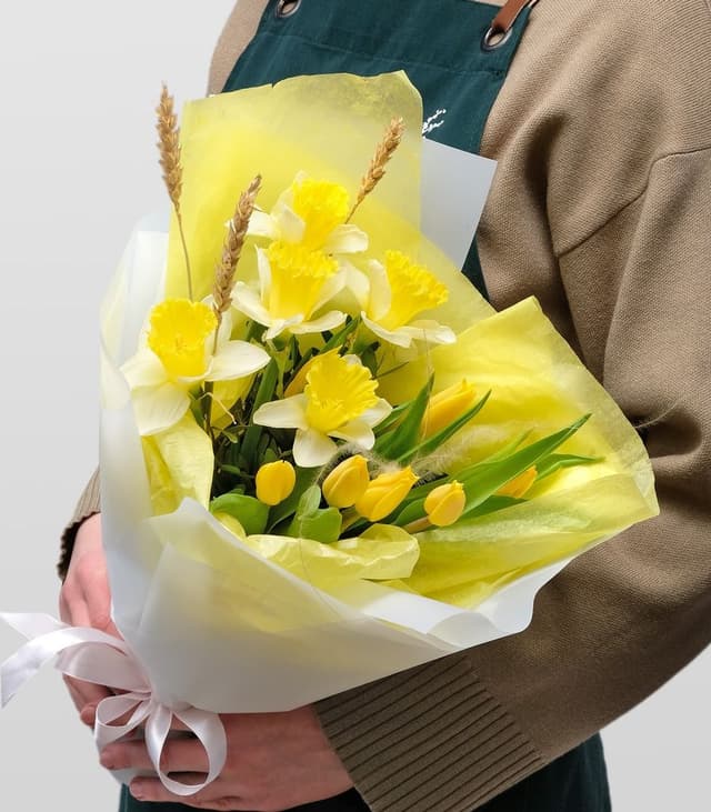 Букет из Тюльпана и Нарциссов «Солнечный рассвет» Букет из Тюльпана и Нарциссов «Солнечный рассвет»