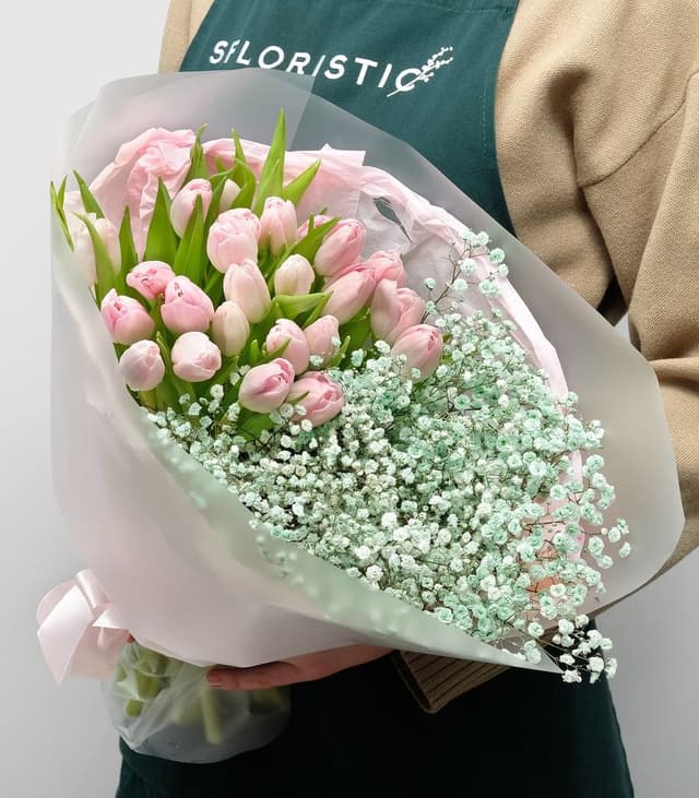 Букет из Тюльпанов и Гипсофилы «Неземная Радость» Букет из Тюльпанов и Гипсофилы «Неземная Радость»