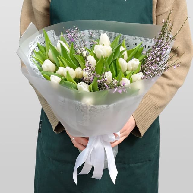 Букет из Тюльпанов и Генистры «Фелисити» Букет из Тюльпанов и Генистры «Фелисити»