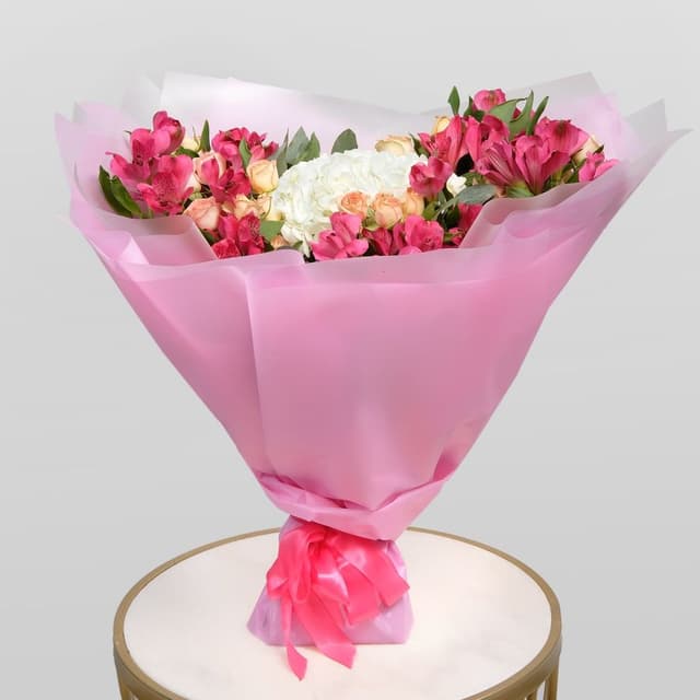 Букет из Гортензии, Розы и Альстромерии «Мальвина» Букет из Гортензии, Розы и Альстромерии «Мальвина»