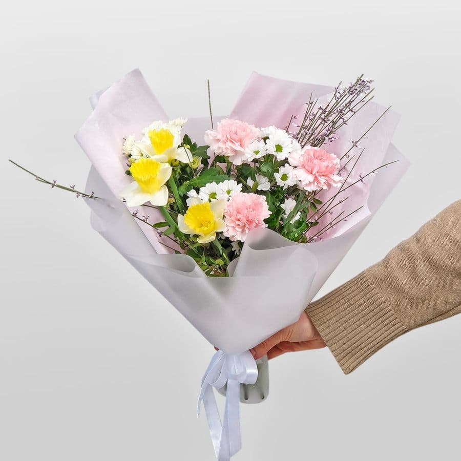 Букет из Нарцисса и Хризантемы «Летняя Полянка»