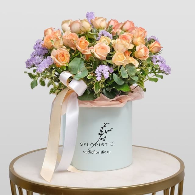 Композиция из кустовых Роз и Статицы «Цветана» Композиция из кустовых Роз и Статицы «Цветана»