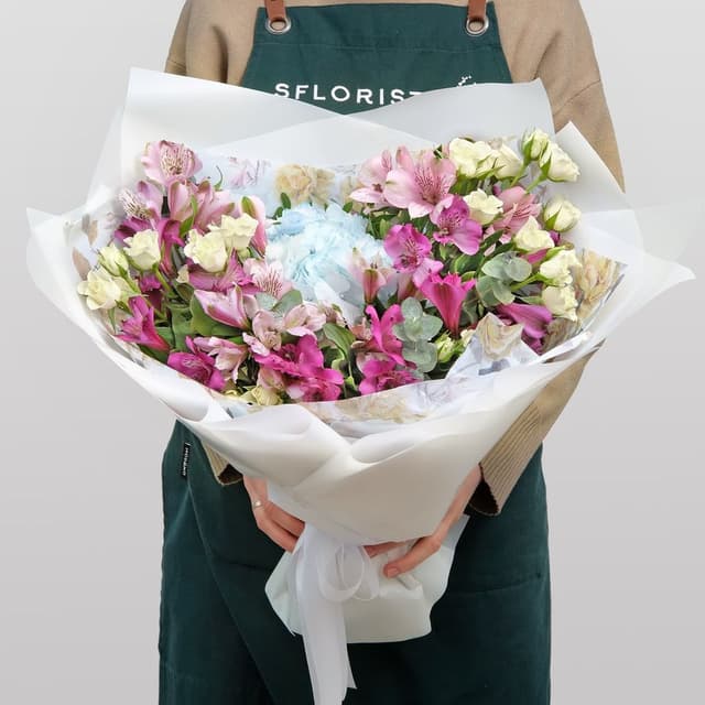 Букет из Гортензий, Роз и Альстромерии «Рафаэлка» Букет из Гортензий, Роз и Альстромерии «Рафаэлка»