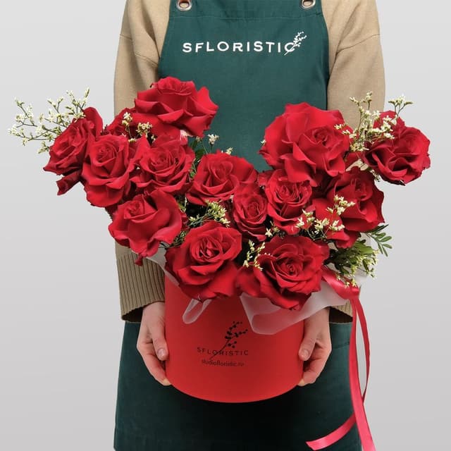 Композиция из Роз Эквадор в шляпной коробке «Очаг Любви» Композиция из Роз Эквадор в шляпной коробке «Очаг Любви»