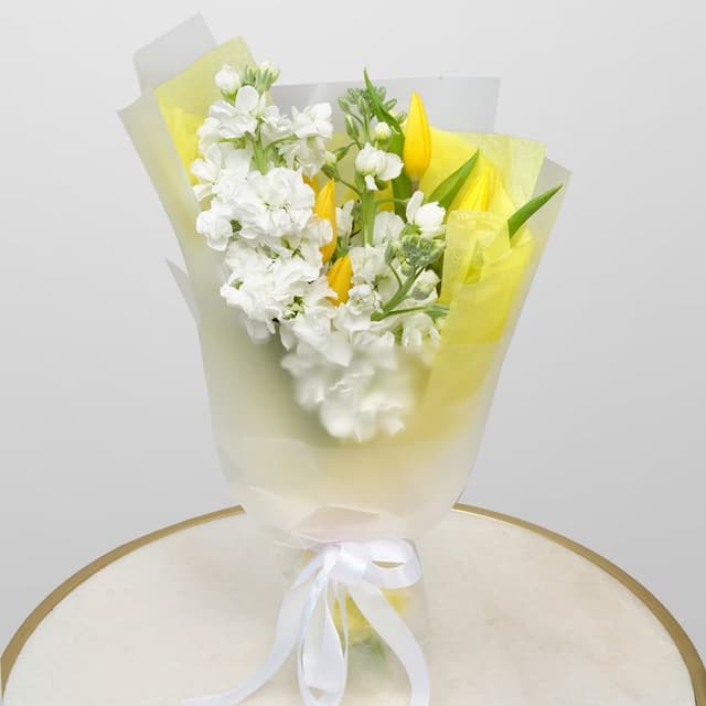 Букет из Тюльпанов и Маттиола «Нежный комплимент» Букет из Тюльпанов и Маттиола «Нежный комплимент»