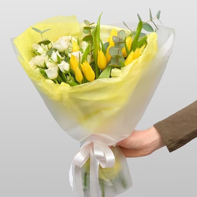 Букет Кустовых Роз и Тюльпанов «Солнце Мое» Букет Кустовых Роз и Тюльпанов «Солнце Мое»