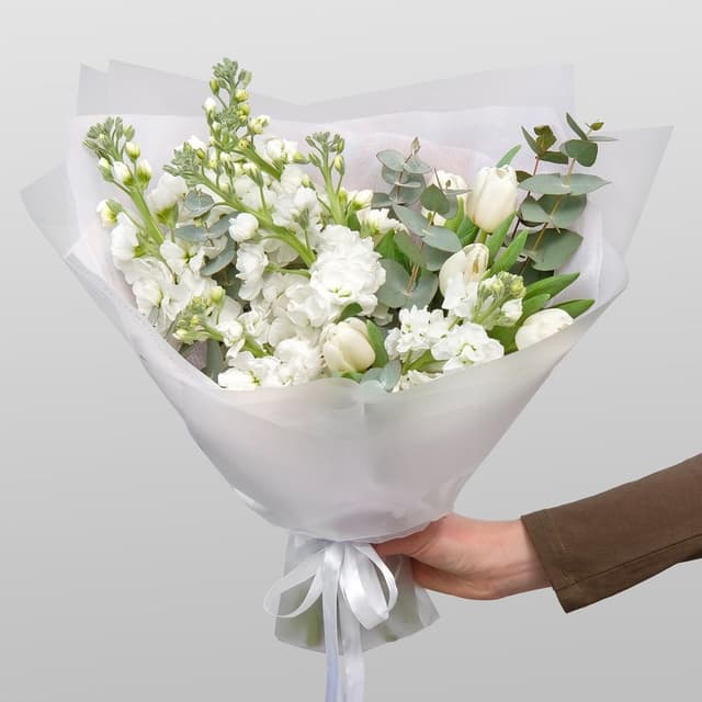Букет из Тюльпанов и Маттиол «Белая Нежность» Букет из Тюльпанов и Маттиол «Белая Нежность»