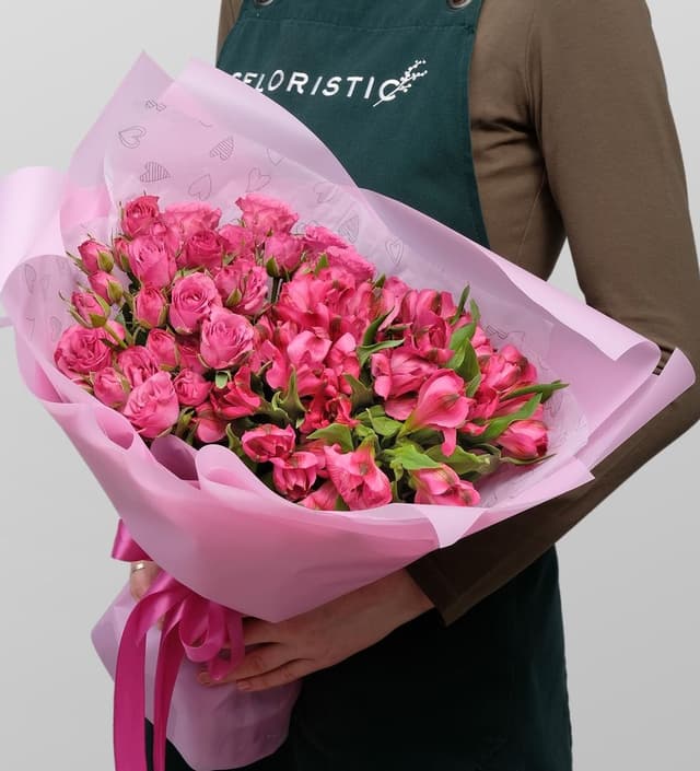 Букет из Кустовых Роз и Альстромерий «Цветочная симфония» Букет из Кустовых Роз и Альстромерий «Цветочная симфония»