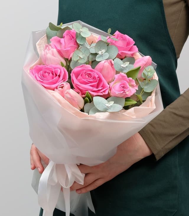 Букет из Тюльпанов и Роз «Цветочное вдохновение» Букет из Тюльпанов и Роз «Цветочное вдохновение»