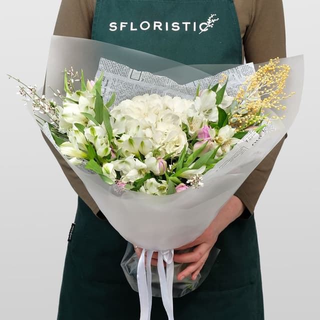 Букет из Гортензий, Тюльпанов и Альстромерий «Радость Моя» Букет из Гортензий, Тюльпанов и Альстромерий «Радость Моя»