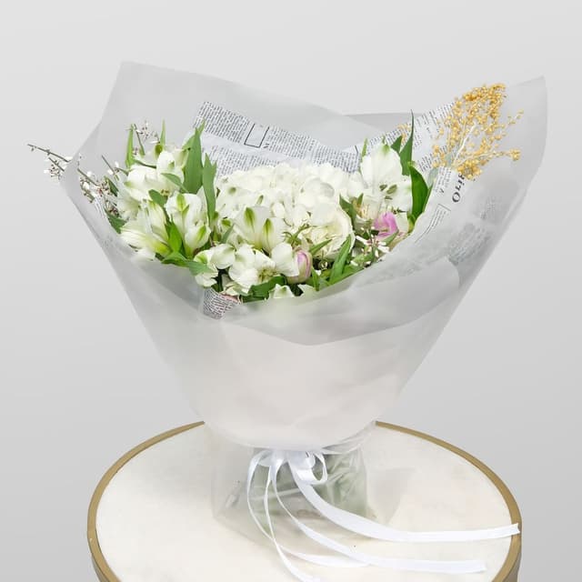 Букет из Гортензий, Тюльпанов и Альстромерий «Радость Моя» Букет из Гортензий, Тюльпанов и Альстромерий «Радость Моя»